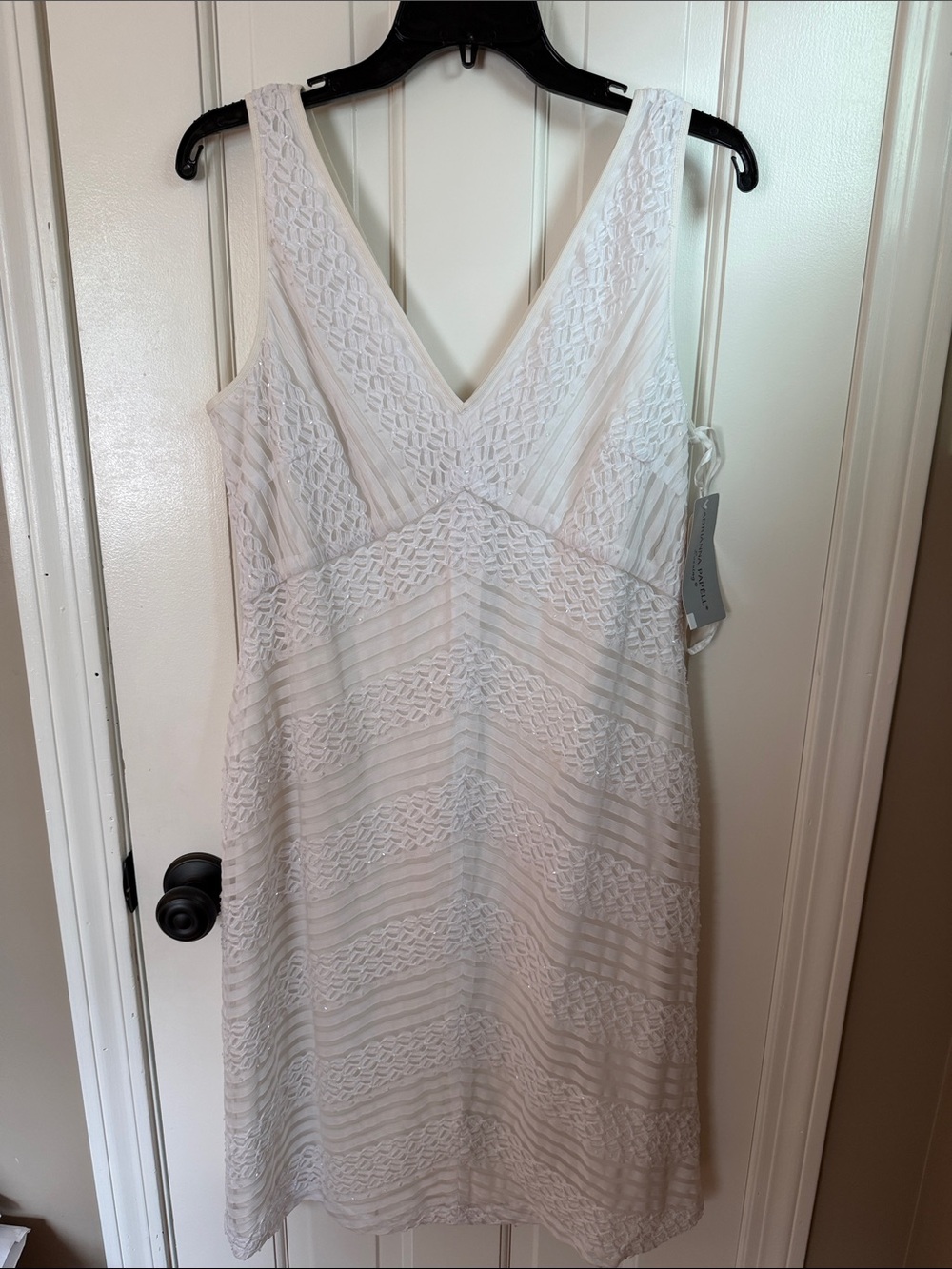 Adrianna Papell White V-Neck Sleeveless Dress